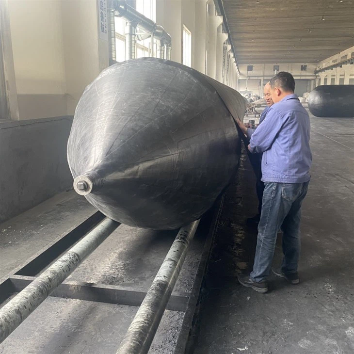 φ1.6x12m Marine Ship Anchor Lifting And Docking Ship Launching Airbag